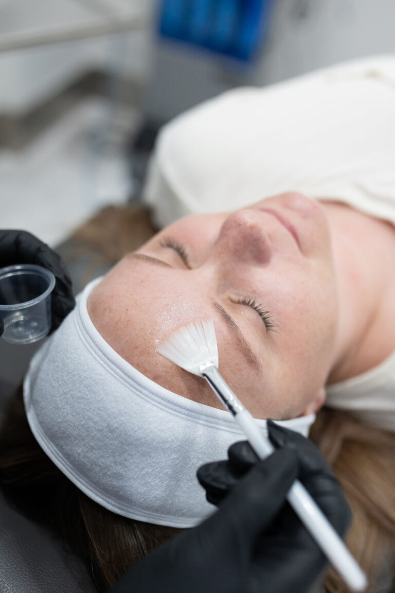 Medical Grade Facial Treatment being completed at Distinct Medical Aesthetics in Oakville, ON